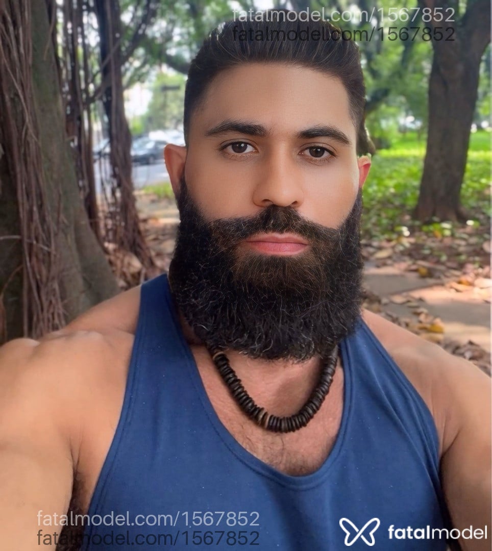Acompanhante homem morena (o) de olhos castanhos - Toni