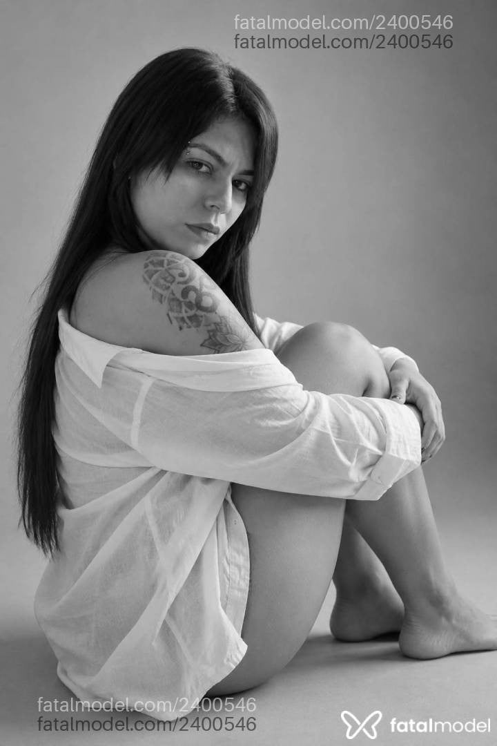 Acompanhante mulher com cabelo castanho de olhos castanhos - Cecília