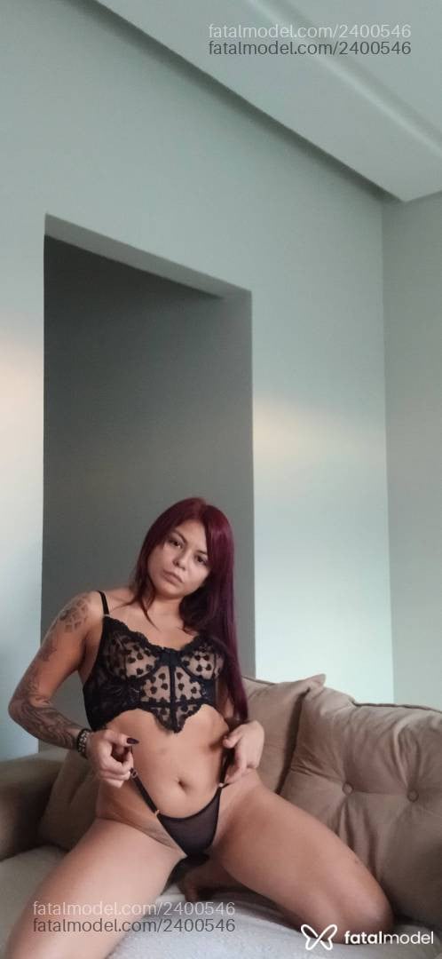 Acompanhante mulher com cabelo castanho de olhos castanhos - Cecília