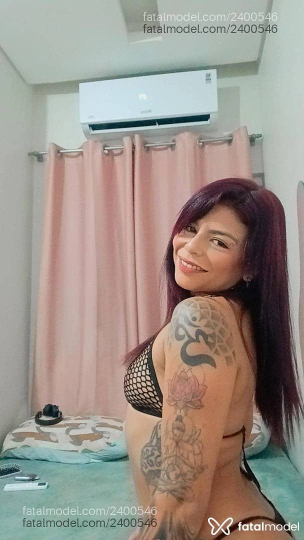 Acompanhante mulher com cabelo castanho de olhos castanhos - Cecília