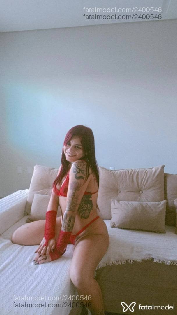 Acompanhante mulher com cabelo castanho de olhos castanhos - Cecília