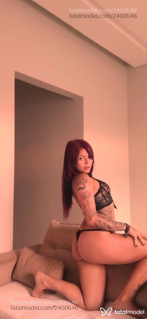 Acompanhante mulher com cabelo castanho de olhos castanhos - Cecília