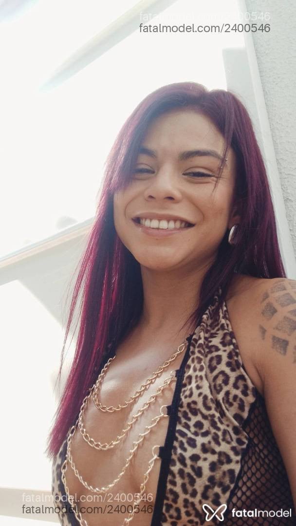 Acompanhante mulher com cabelo castanho de olhos castanhos - Cecília