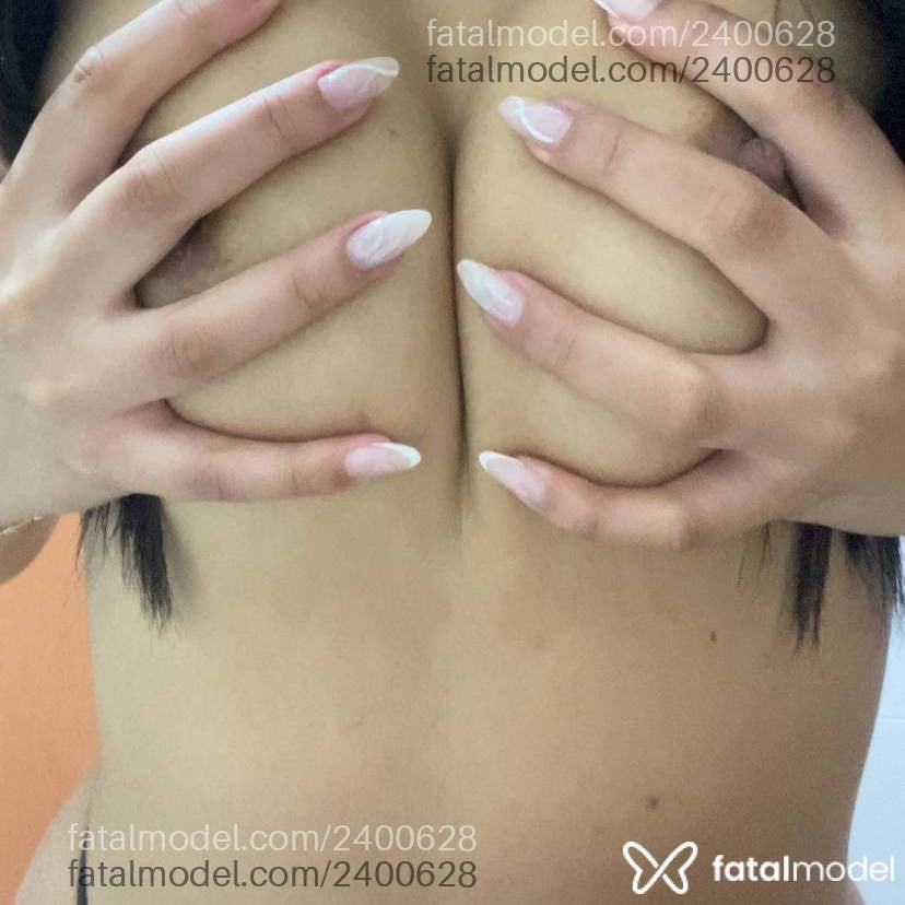Acompanhante mulher com cabelo castanho de olhos castanhos - Natacha