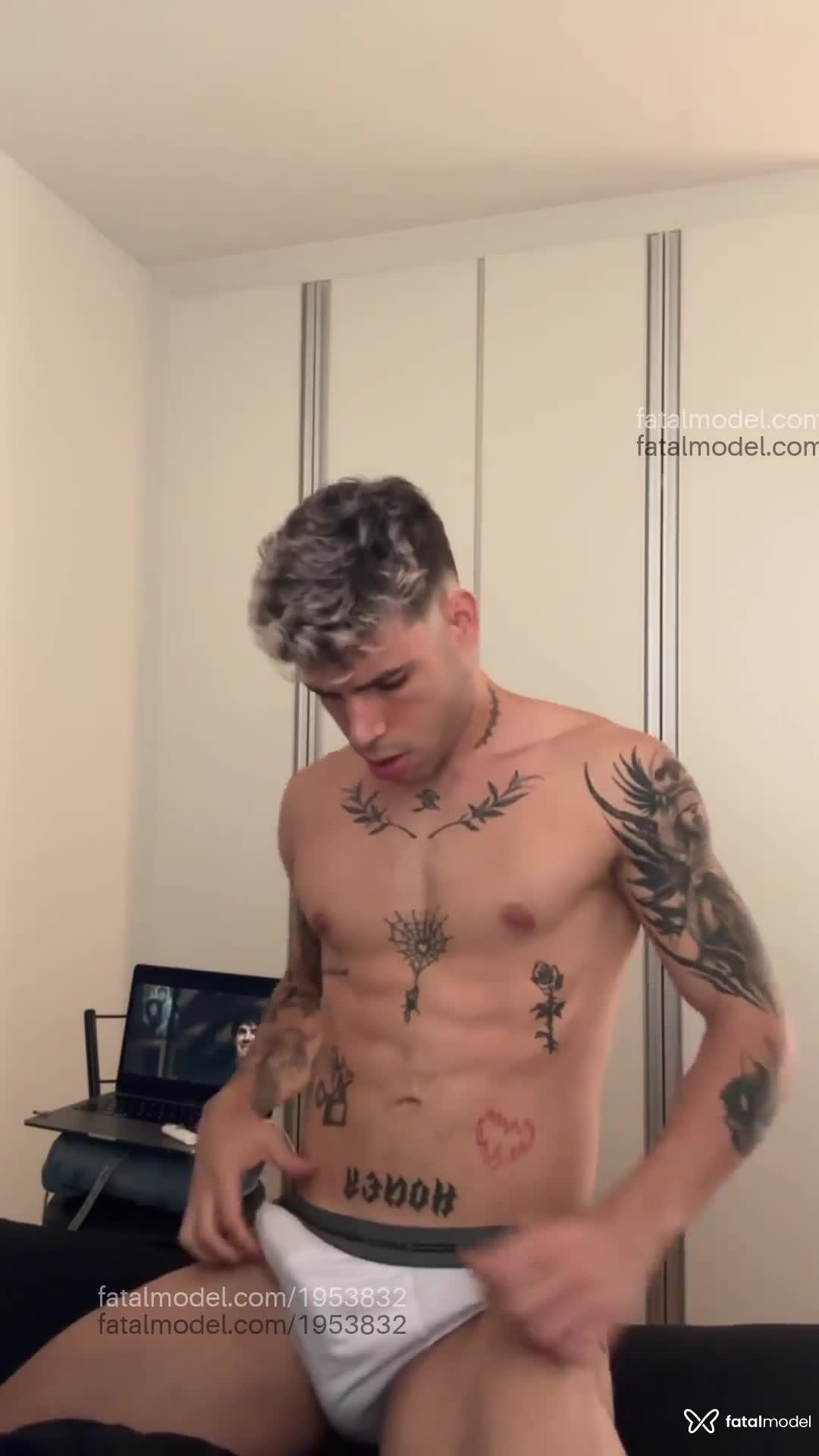 Acompanhante homem loira (o) de olhos castanhos em Belo Horizonte - Zayn