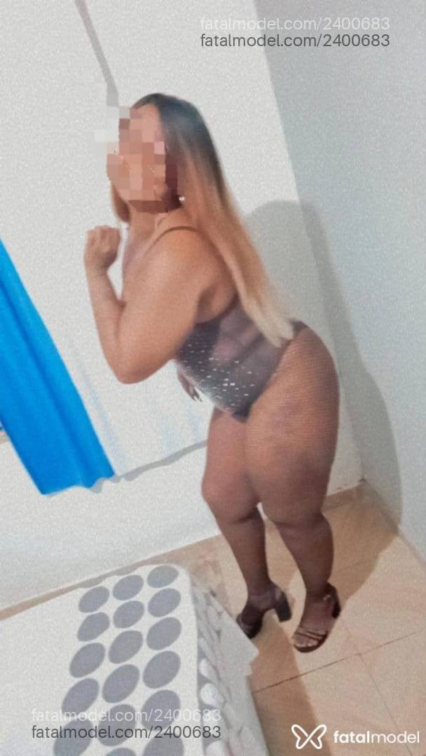 Acompanhante mulher com cabelo colorido de olhos castanhos em Tupã Acompanhante mulher com cabelo colorido de olhos castanhos em Tupã - Manuella