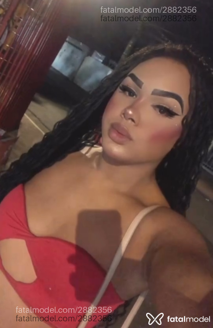 Acompanhante mulher trans com cabelo castanho de olhos castanhos em Virtual - Marcelli Pipoketih