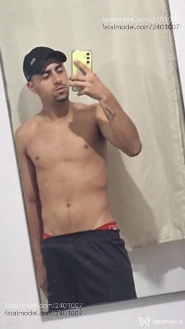 Acompanhante homem com cabelo grisalho de olhos pretos em Osasco Acompanhante homem com cabelo grisalho de olhos pretos em Osasco - Jonas Silva