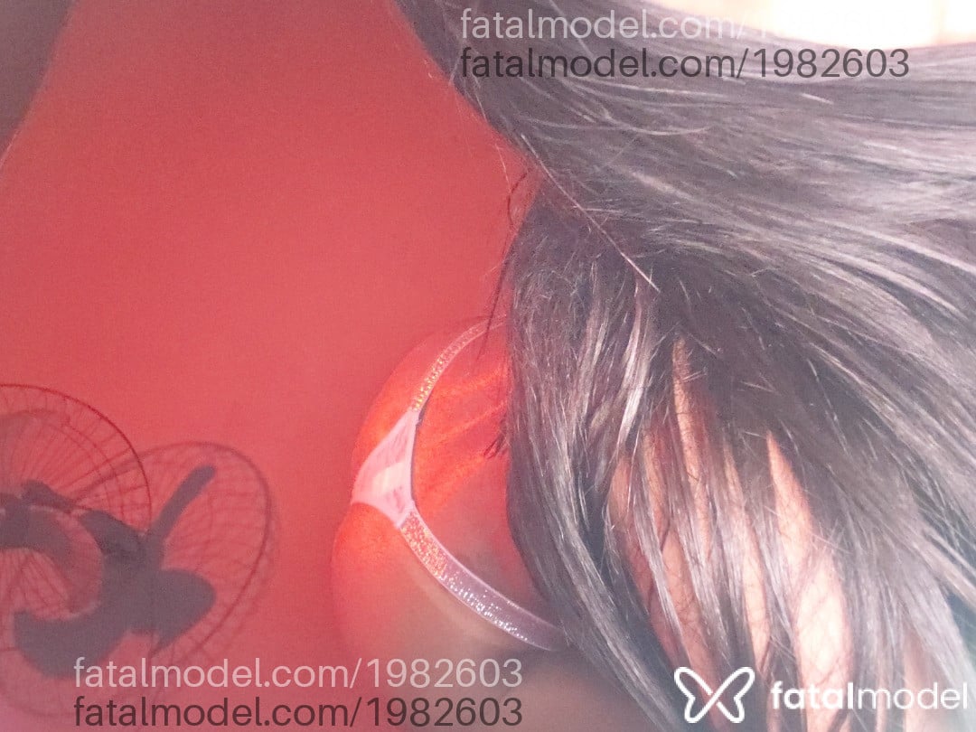 Acompanhante mulher com cabelo castanho de olhos pretos em Queimados - Larissa
