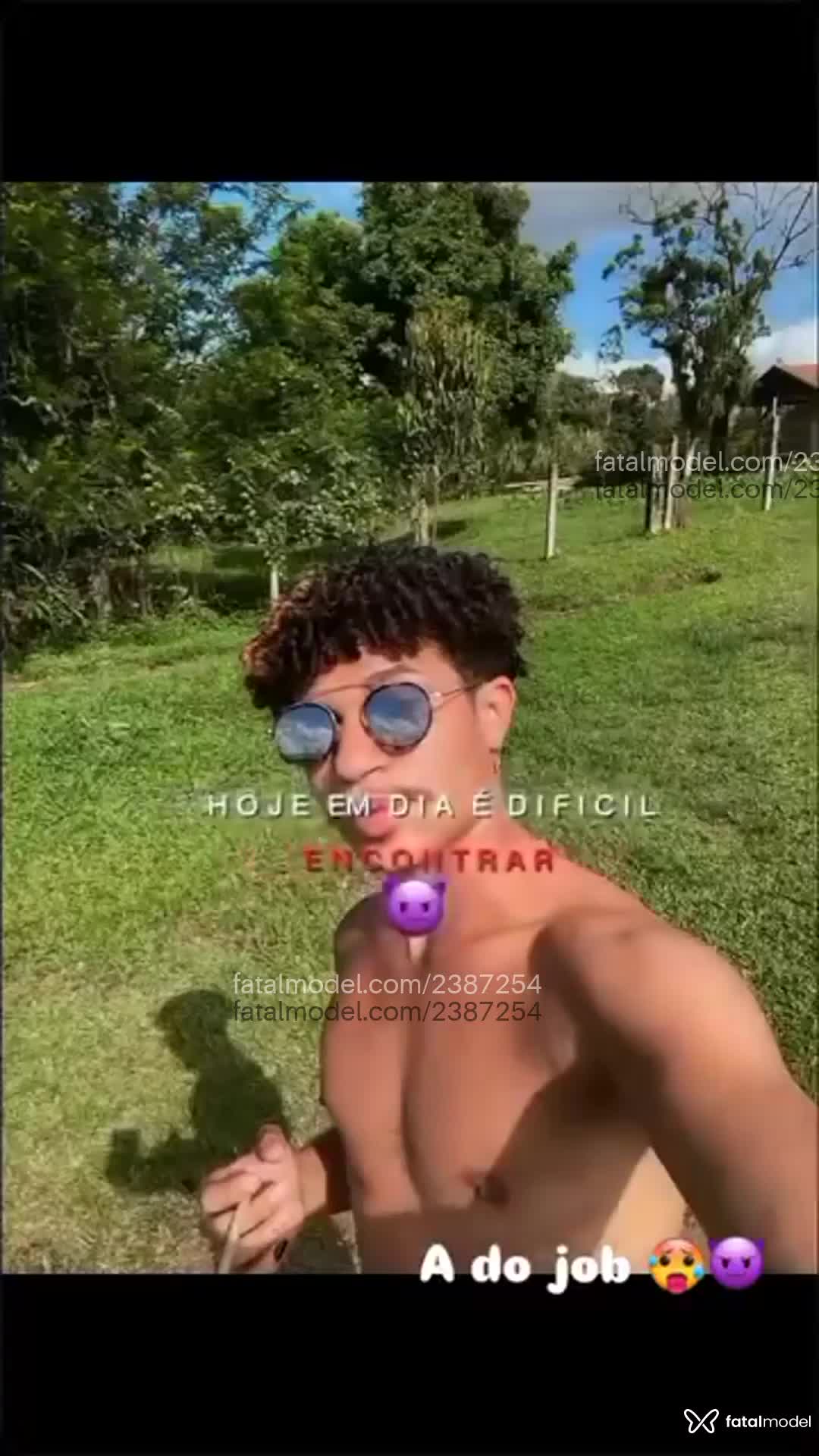 Acompanhante homem com cabelo castanho de olhos mel em Joinville - Hiustom