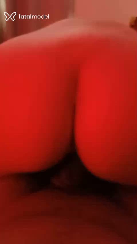 Acompanhante mulher morena (o) de olhos azuis - Jade Morena