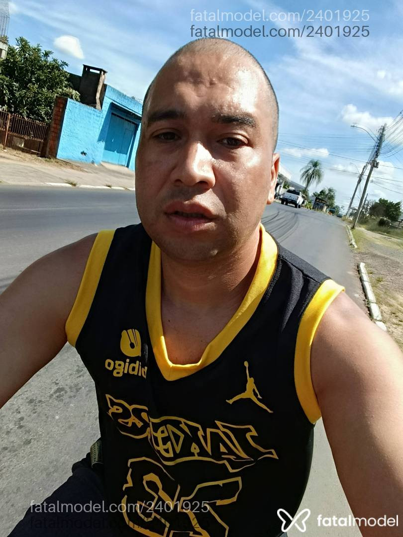 Acompanhante homem morena (o) de olhos castanhos - Waguininho Acompanhante homem morena (o) de olhos castanhos - Waguininho