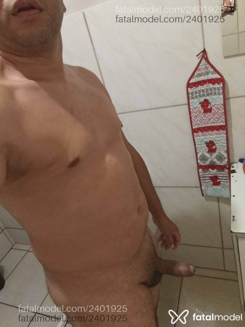 Acompanhante homem morena (o) de olhos castanhos - Waguininho Acompanhante homem morena (o) de olhos castanhos - Waguininho