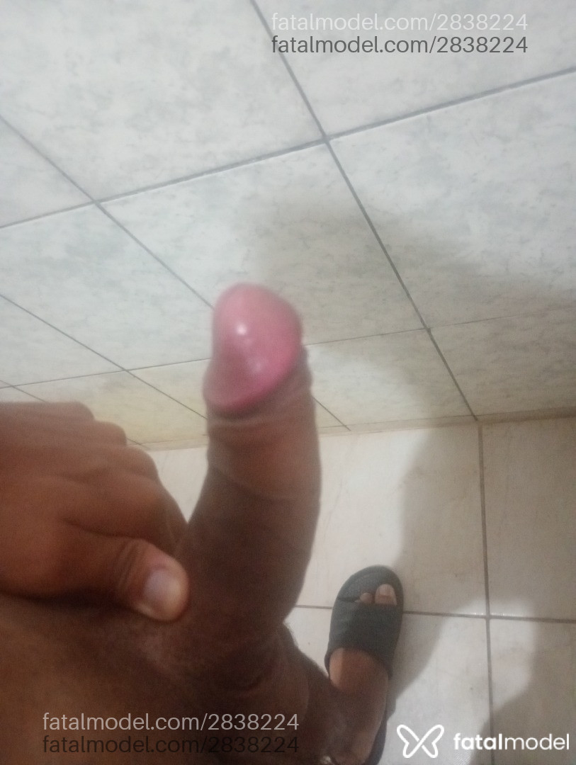 Acompanhante homem morena (o) de olhos castanhos em Ubatuba - Noide