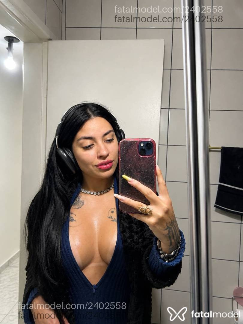 Acompanhante mulher morena (o) de olhos castanhos - Melissa