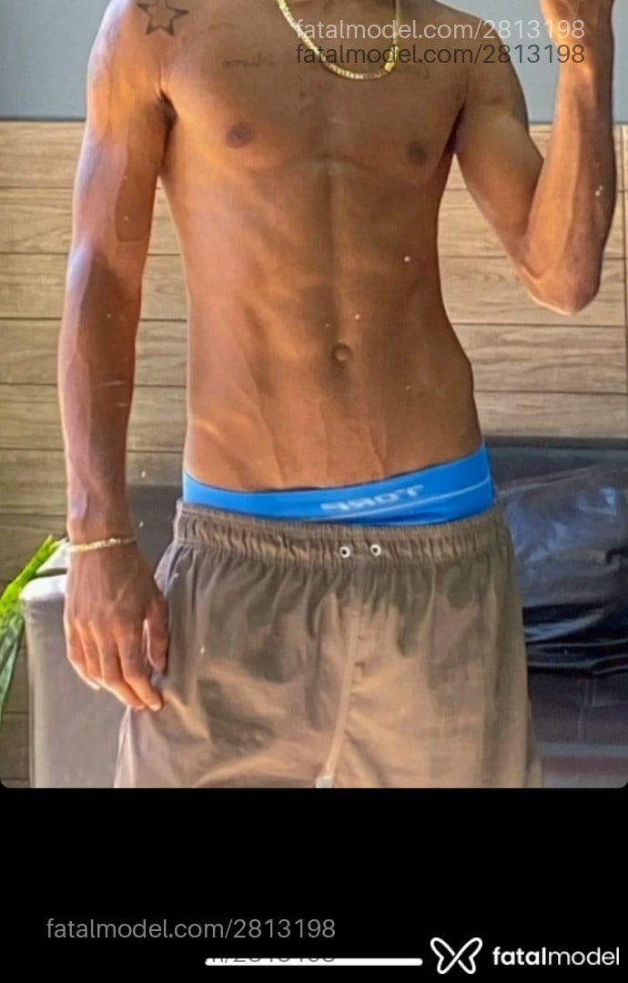 Acompanhante homem morena (o) de olhos castanhos em Florianópolis - Principenegro