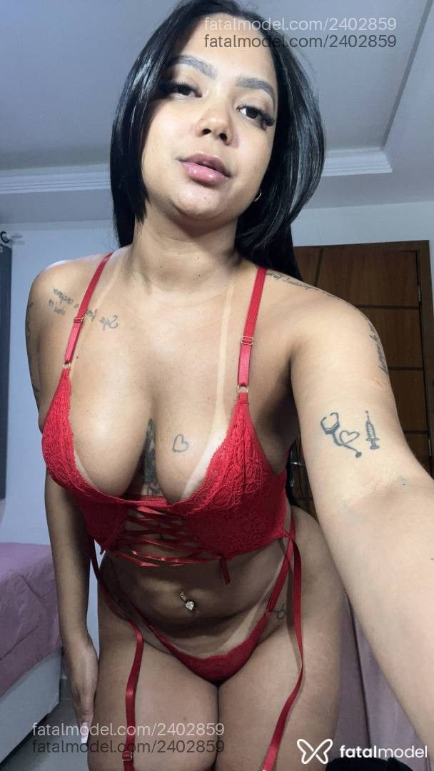 Acompanhante mulher morena (o) de olhos castanhos - Bombomm