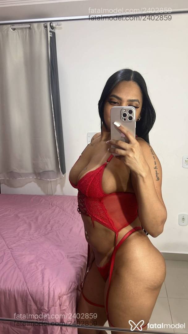 Acompanhante mulher morena (o) de olhos castanhos - Bombomm