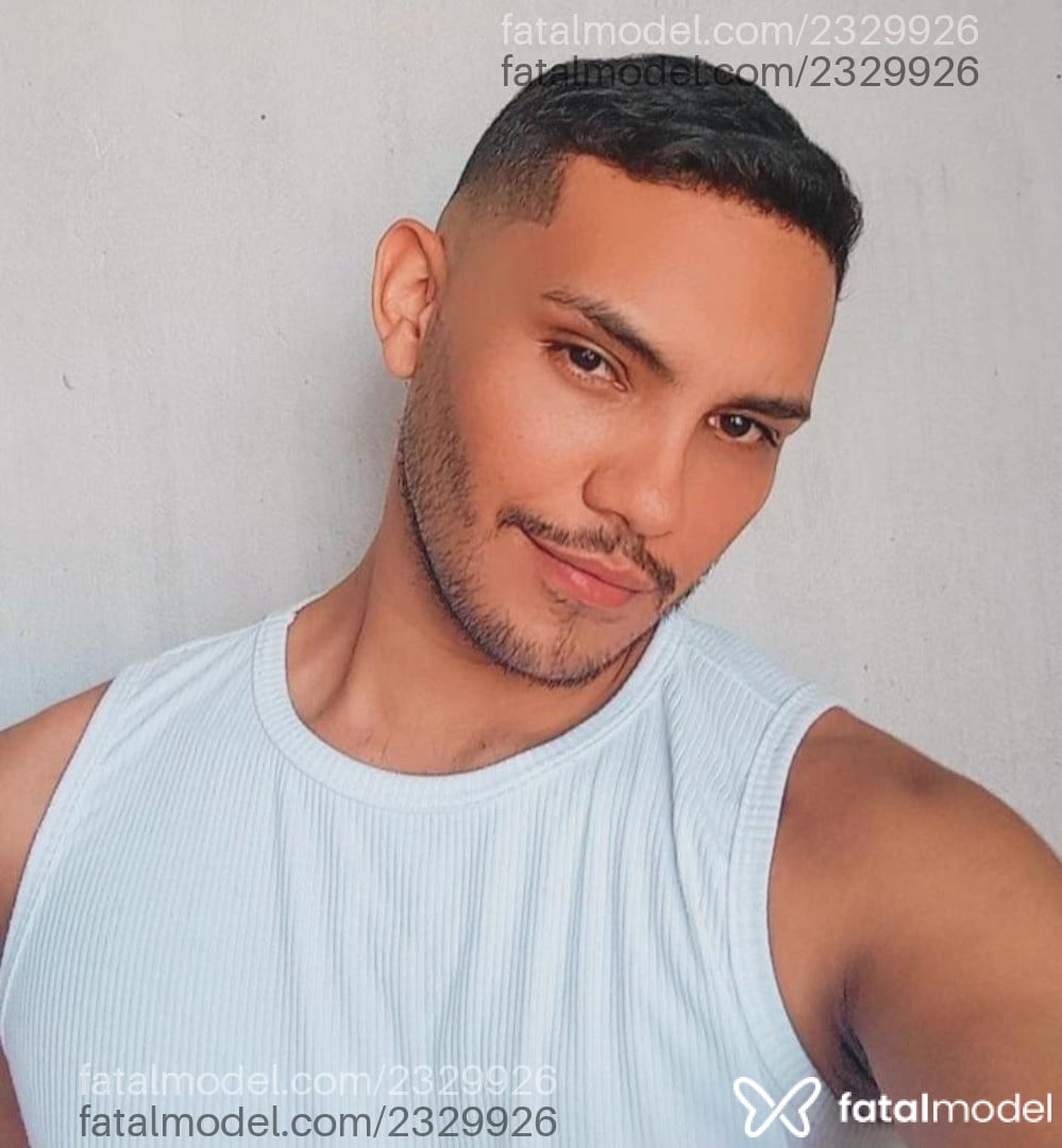 Acompanhante homem morena (o) de olhos pretos - Vítor Menezes