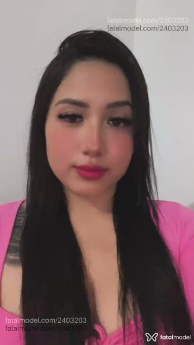 Acompanhante mulher com cabelo castanho de olhos castanhos - Flávia
