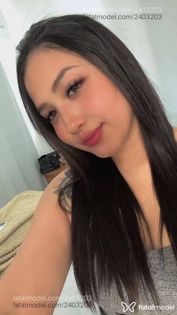 Acompanhante mulher com cabelo castanho de olhos castanhos - Flávia