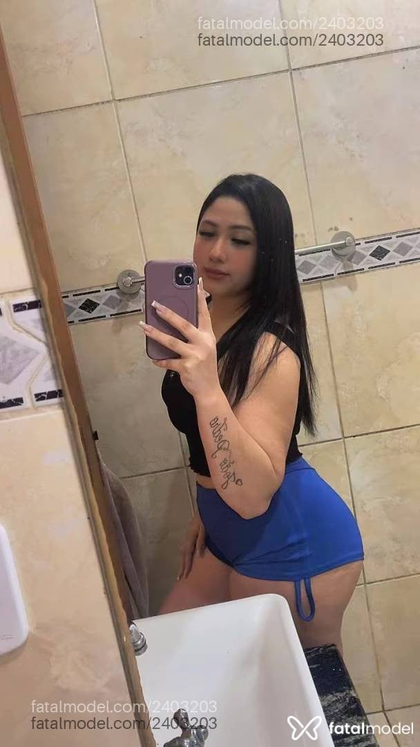 Acompanhante mulher com cabelo castanho de olhos castanhos - Flávia
