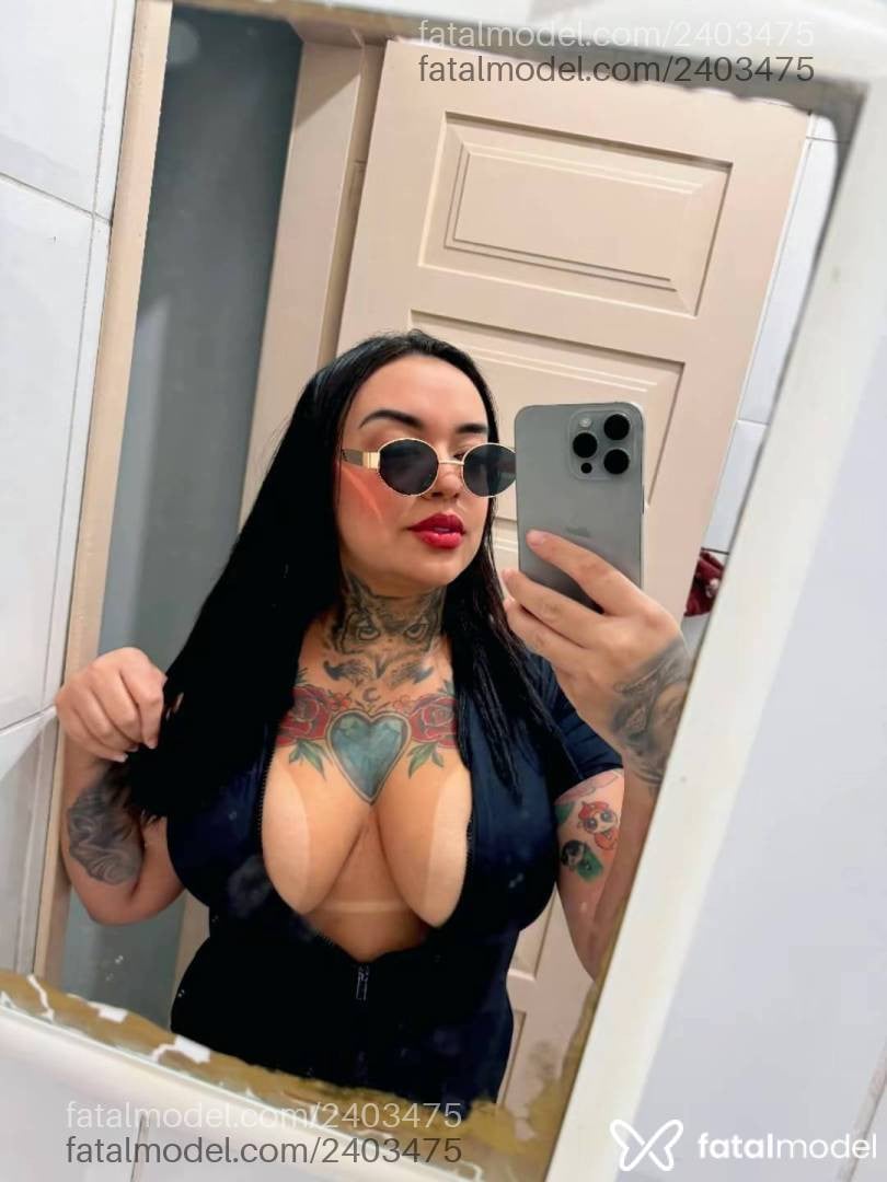 Acompanhante mulher morena (o) de olhos pretos - Lily