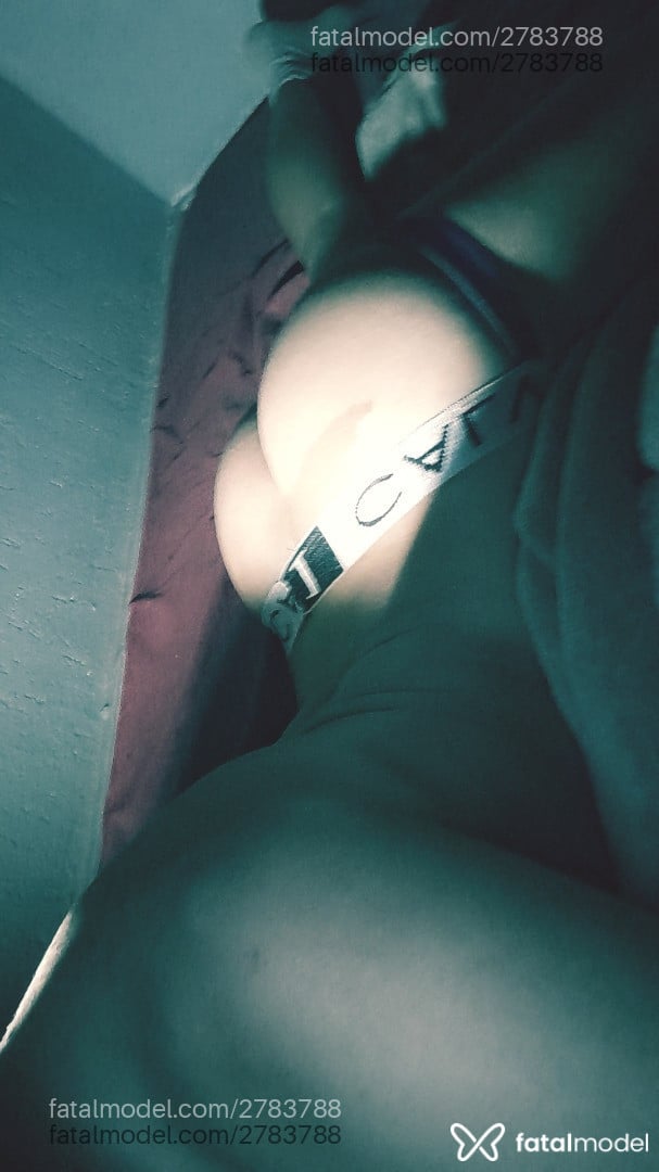 Acompanhante homem loira (o) de olhos castanhos - Pornstar
