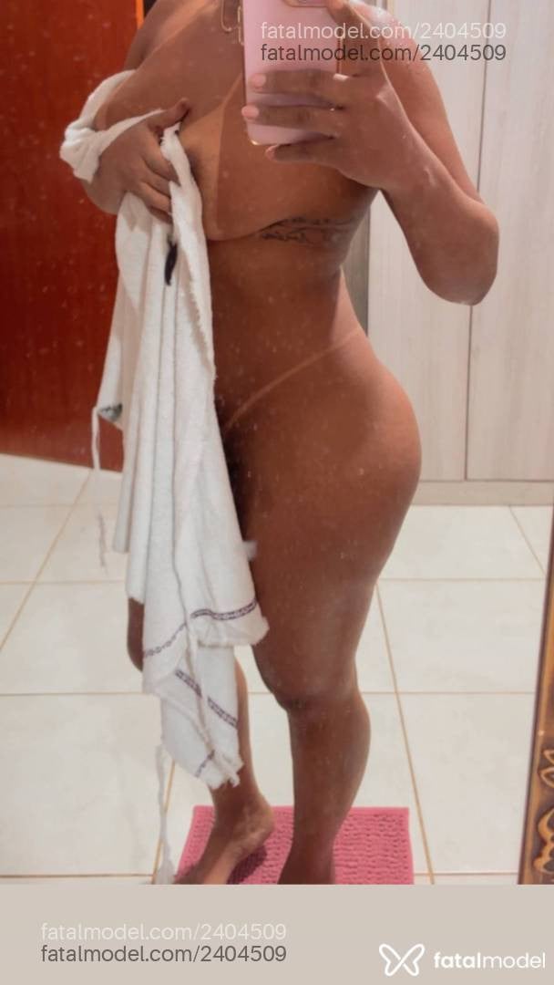 Acompanhante mulher com cabelo castanho de olhos castanhos - Jéssica