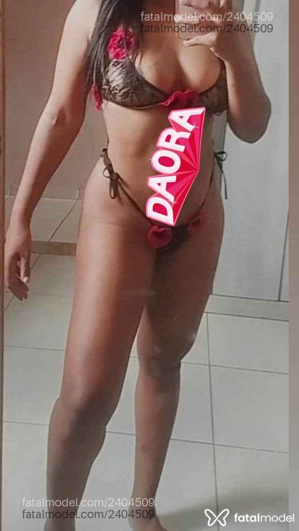 Acompanhante mulher com cabelo castanho de olhos castanhos - Jéssica