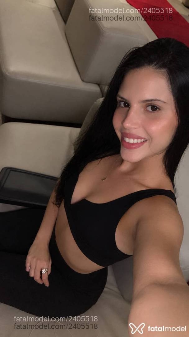 Acompanhante mulher morena (o) de olhos castanhos - Arabela