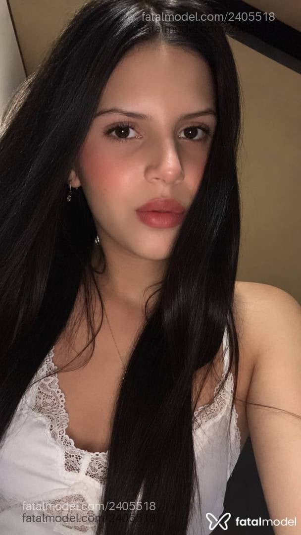 Acompanhante mulher morena (o) de olhos castanhos - Arabela
