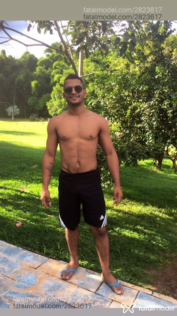 Acompanhante homem morena (o) de olhos pretos em Goiânia - Carlos Henrique
