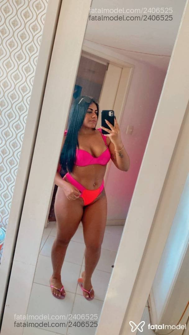 Acompanhante mulher morena (o) de olhos pretos - Karol Santos