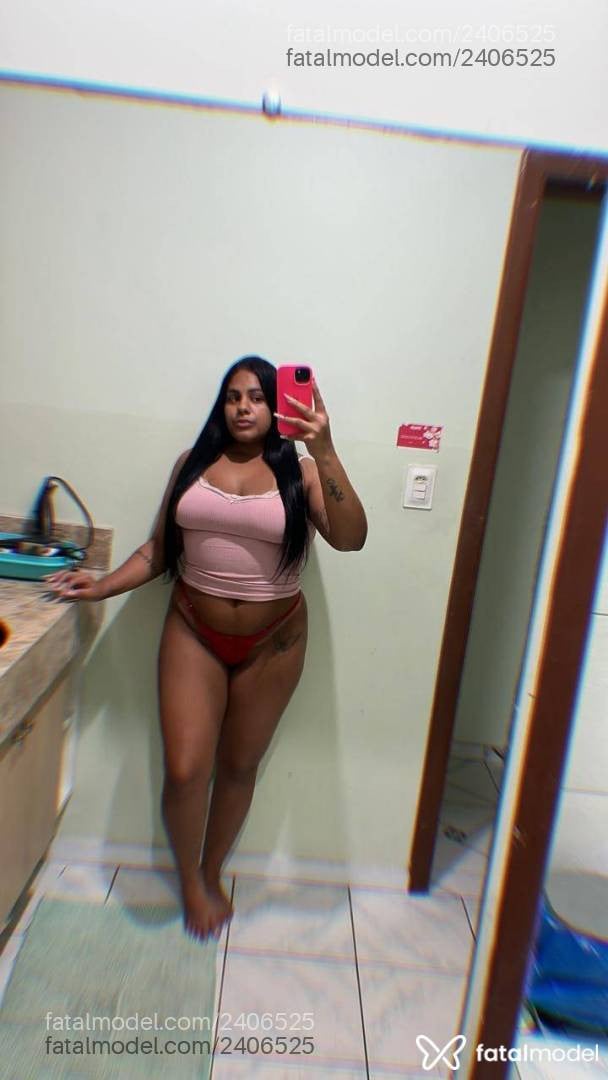 Acompanhante mulher morena (o) de olhos pretos - Karol Santos