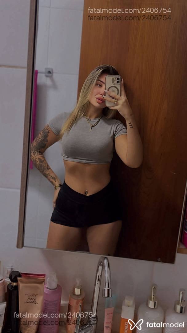 Acompanhante mulher loira (o) de olhos azuis - Laura Peres