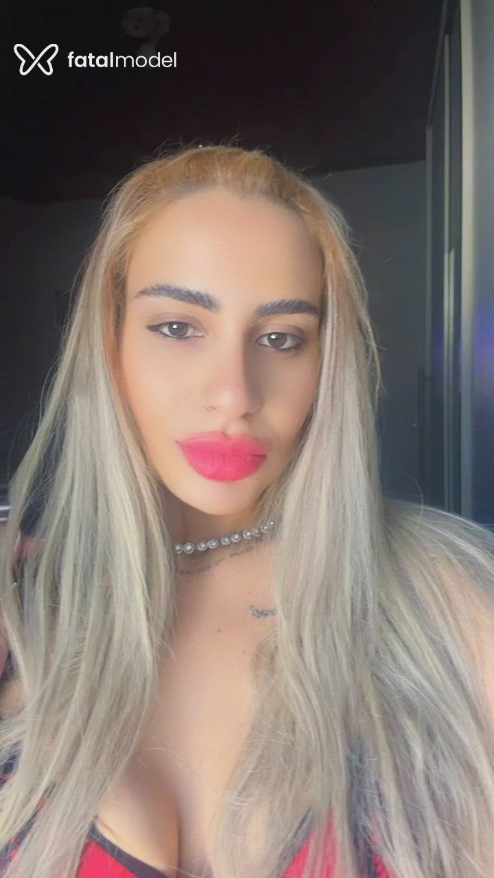 Acompanhante mulher loira (o) de olhos mel - Camila Goiana