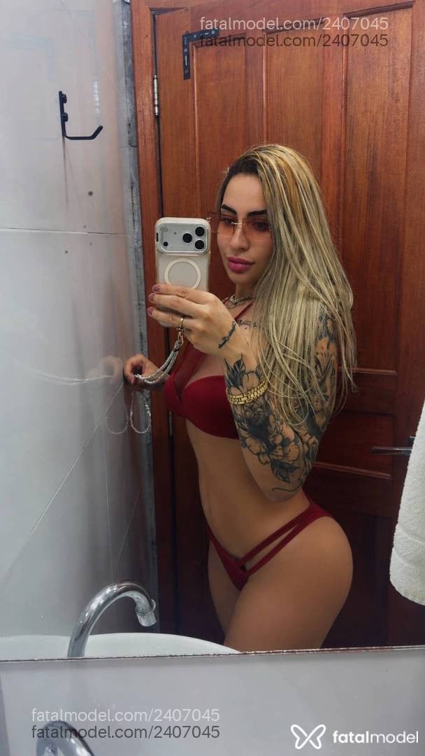 Acompanhante mulher loira (o) de olhos mel - Camila Goiana