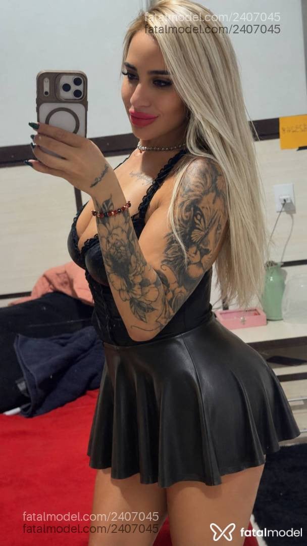 Acompanhante mulher loira (o) de olhos mel - Camila Goiana