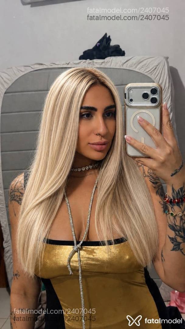 Acompanhante mulher loira (o) de olhos mel - Camila Bueno