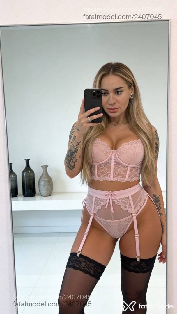 Acompanhante mulher loira (o) de olhos mel - Camila Goiana