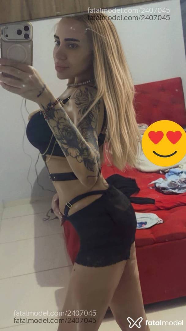 Acompanhante mulher loira (o) de olhos mel - Camila Bueno