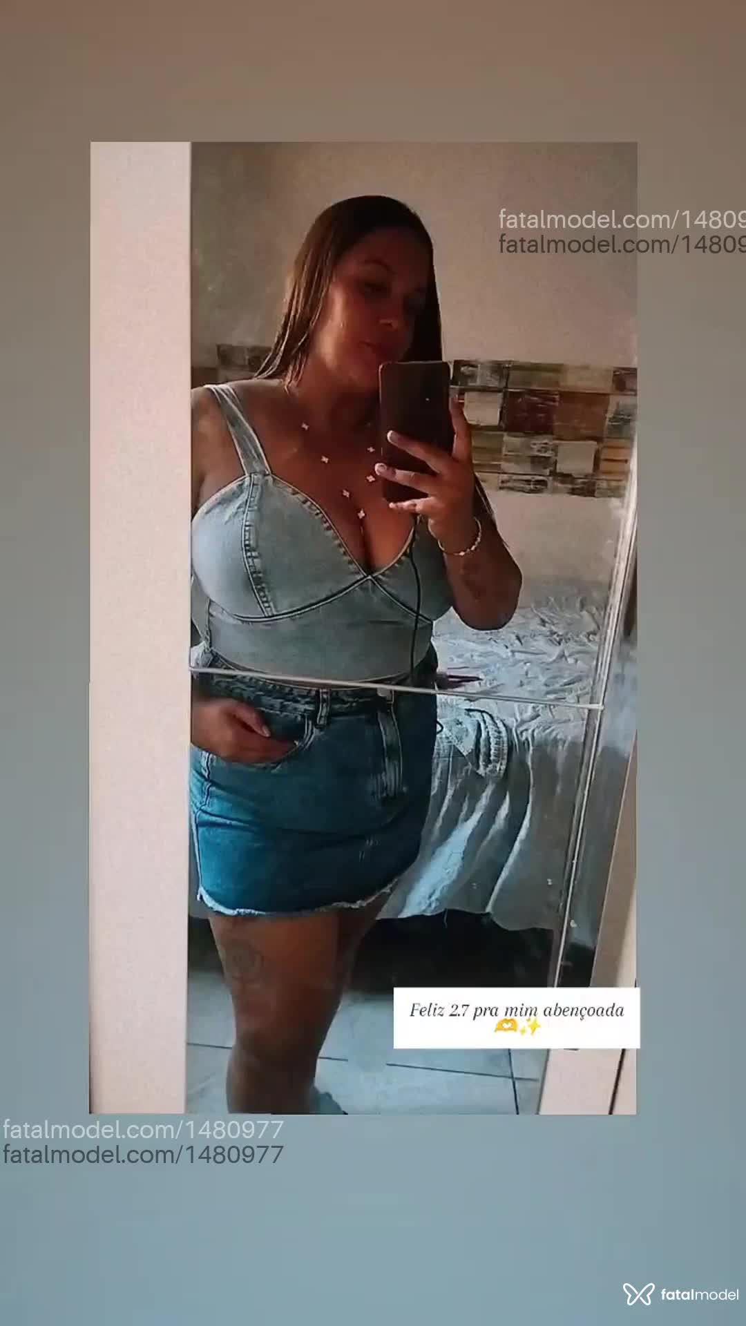 Acompanhante mulher morena (o) de olhos castanhos - Camila Gomes Acompanhante mulher morena (o) de olhos castanhos - Camila Gomes