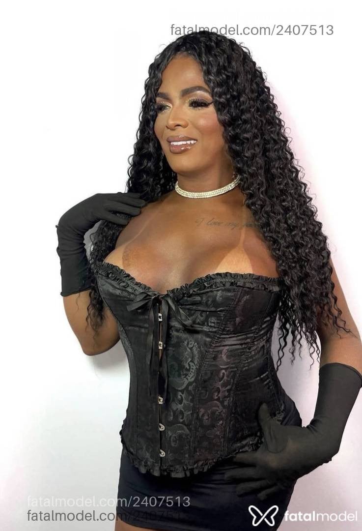Acompanhante mulher trans morena (o) de olhos castanhos - Dany Cavalonnah