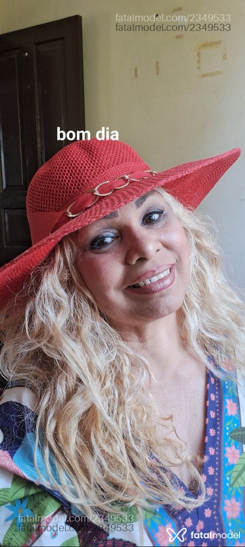 Acompanhante mulher loira (o) de olhos castanhos - Muriel Acompanhante mulher loira (o) de olhos castanhos - Muriel
