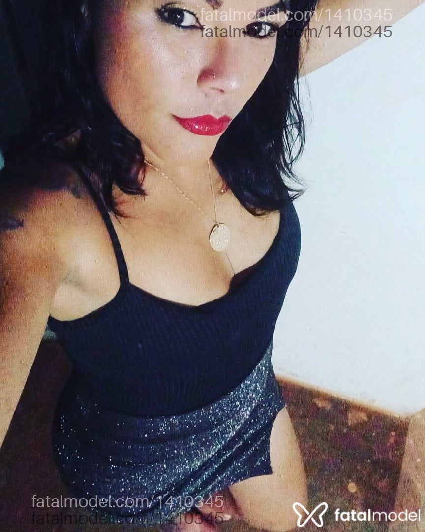 Acompanhante mulher com cabelo castanho de olhos mel em Uberlândia - Suzyrio