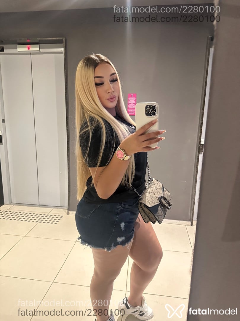 Acompanhante mulher loira (o) de olhos castanhos em São Paulo - Mel