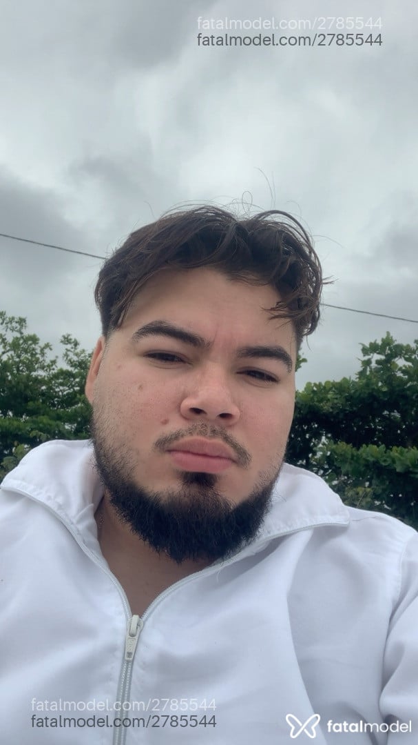 Acompanhante homem com cabelo castanho de olhos castanhos em Florianópolis - Erick