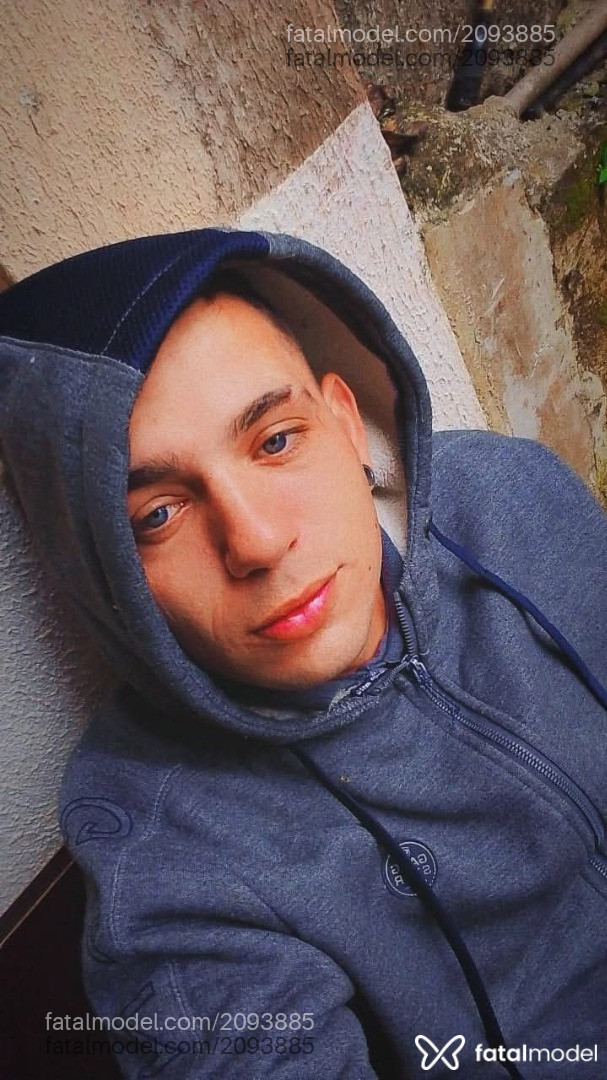 Acompanhante homem com cabelo castanho de olhos azuis - Kleber Acompanhante homem com cabelo castanho de olhos azuis - Kleber