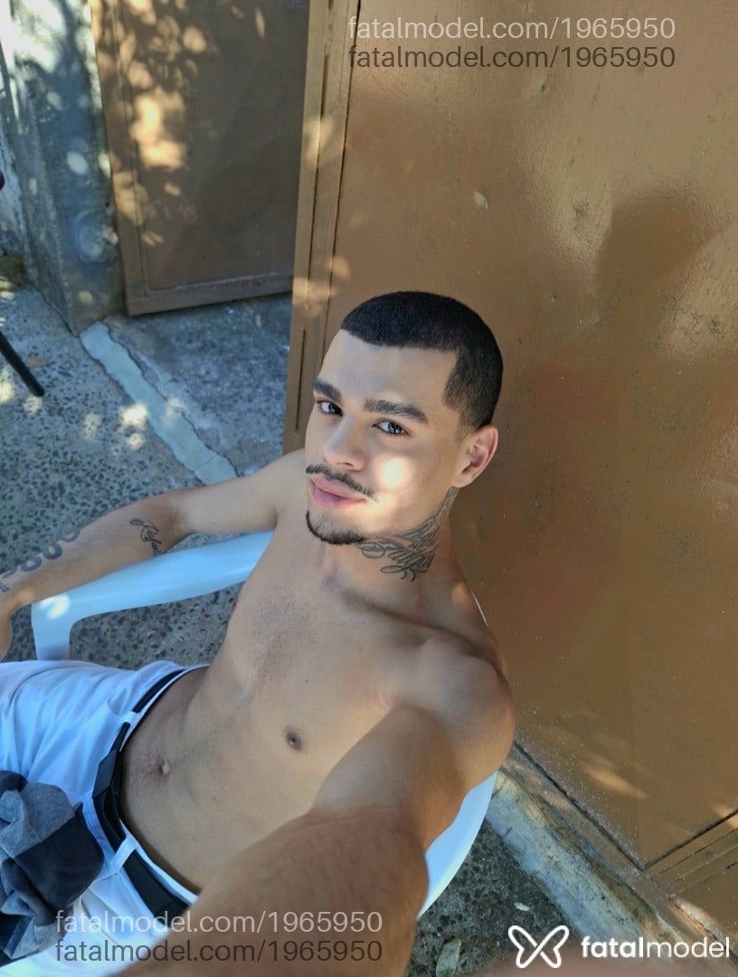 Acompanhante homem morena (o) de olhos castanhos - Gabriel